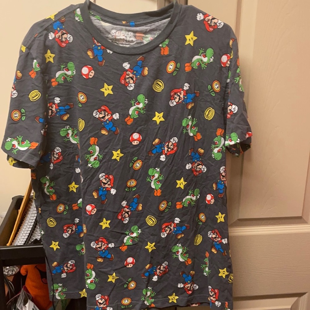 Super Mario short sleeve shirt large